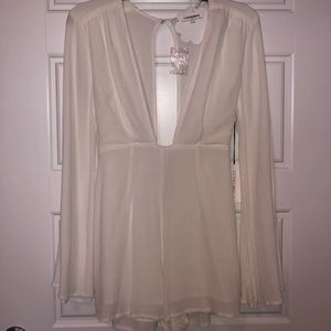 I’ll stick around romper/white/ NWT